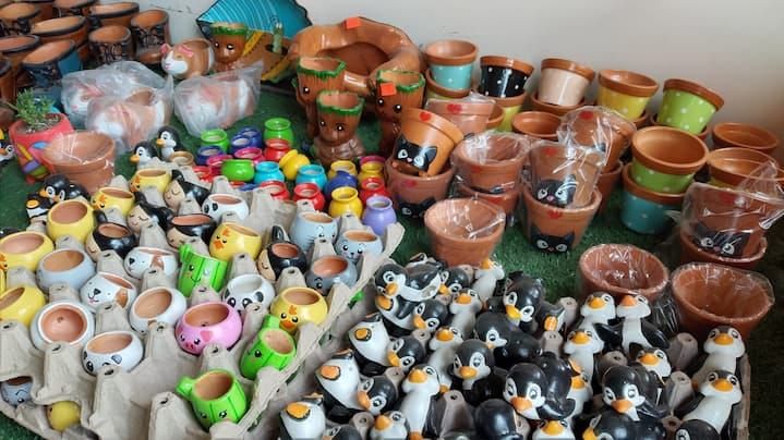 Artesanías en cerámica pintadas a mano de La Victoria